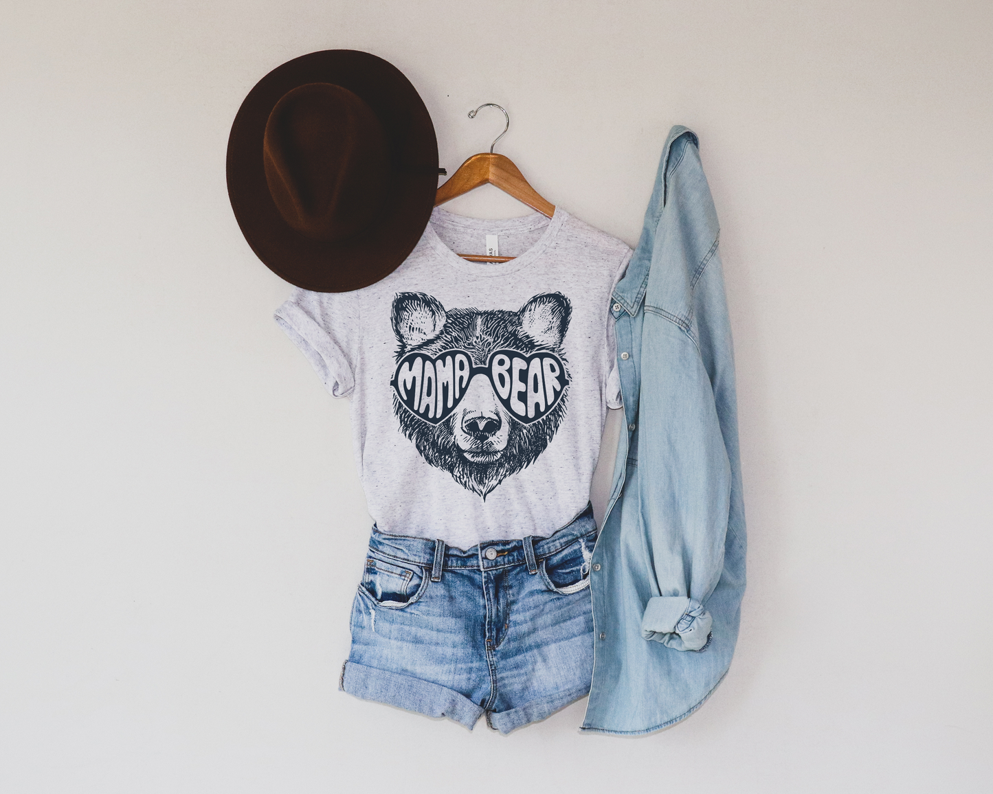 MAMA BEAR GRAPHIC TEE
