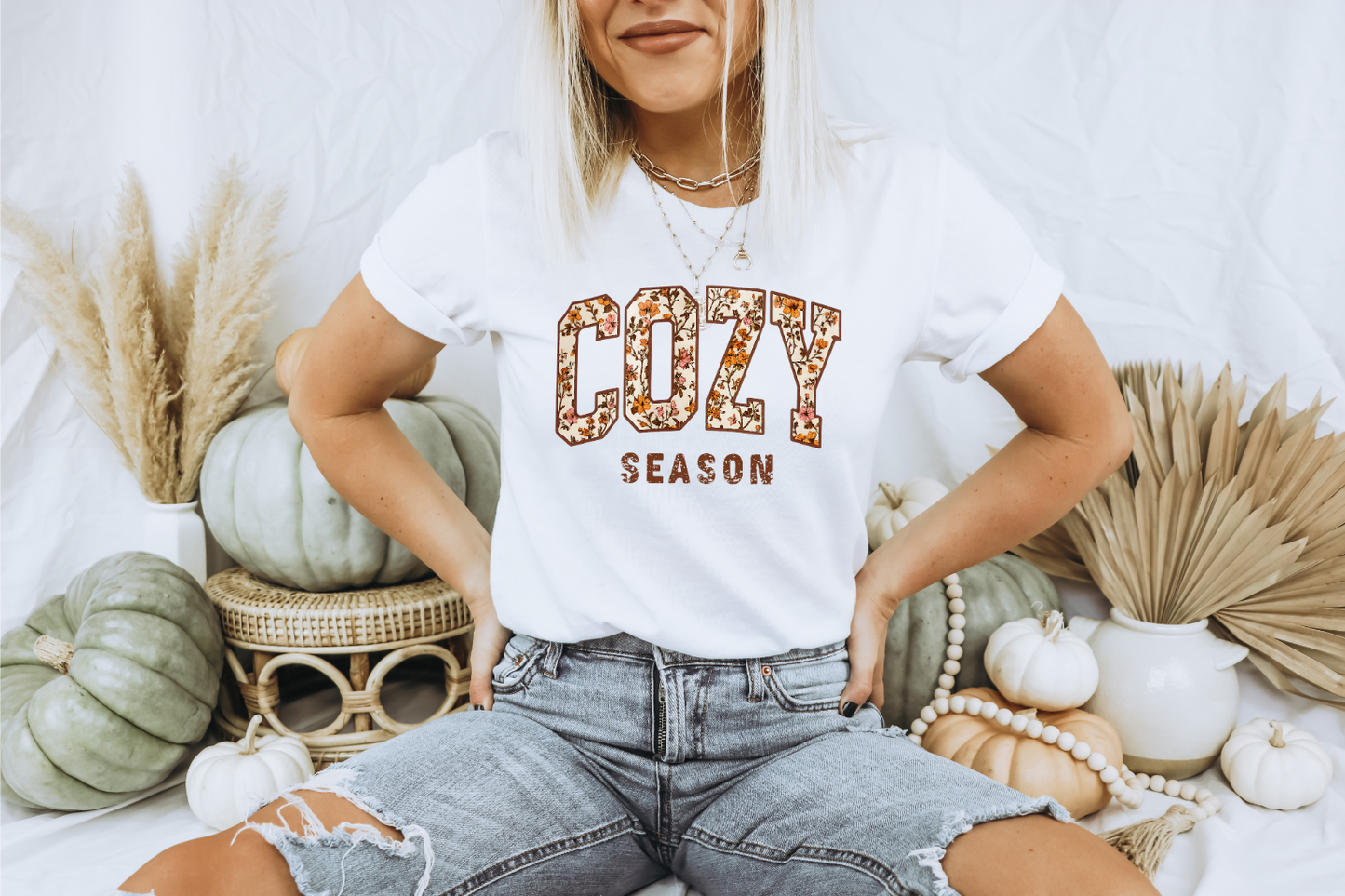 COZY SEASON FALL THANKSGIVING GRAPHIC TEE