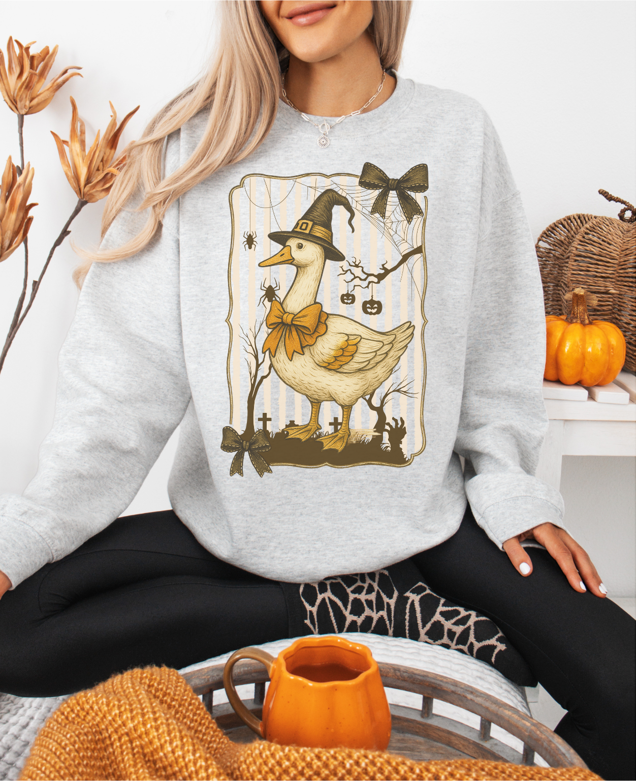 HALLOWEEN GOOSE FALL CREWNECK SWEATSHIRT