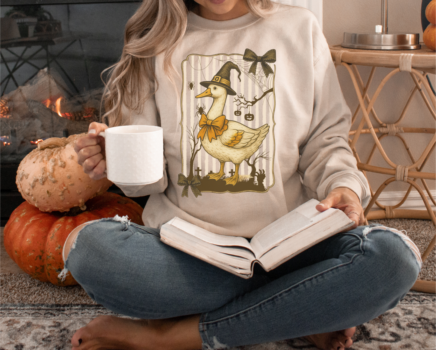 HALLOWEEN GOOSE FALL CREWNECK SWEATSHIRT