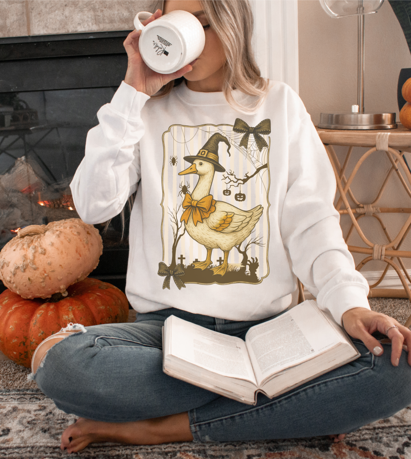 HALLOWEEN GOOSE FALL CREWNECK SWEATSHIRT