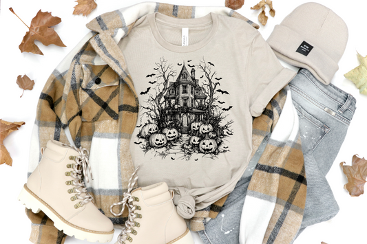 HALLOWEEN HOUSE GRAPHIC TEE