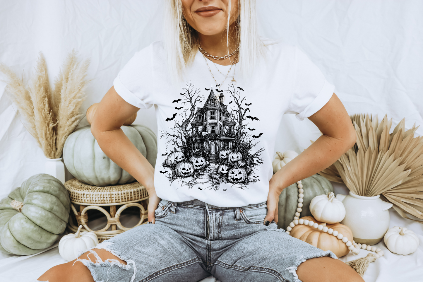 HALLOWEEN HOUSE GRAPHIC TEE