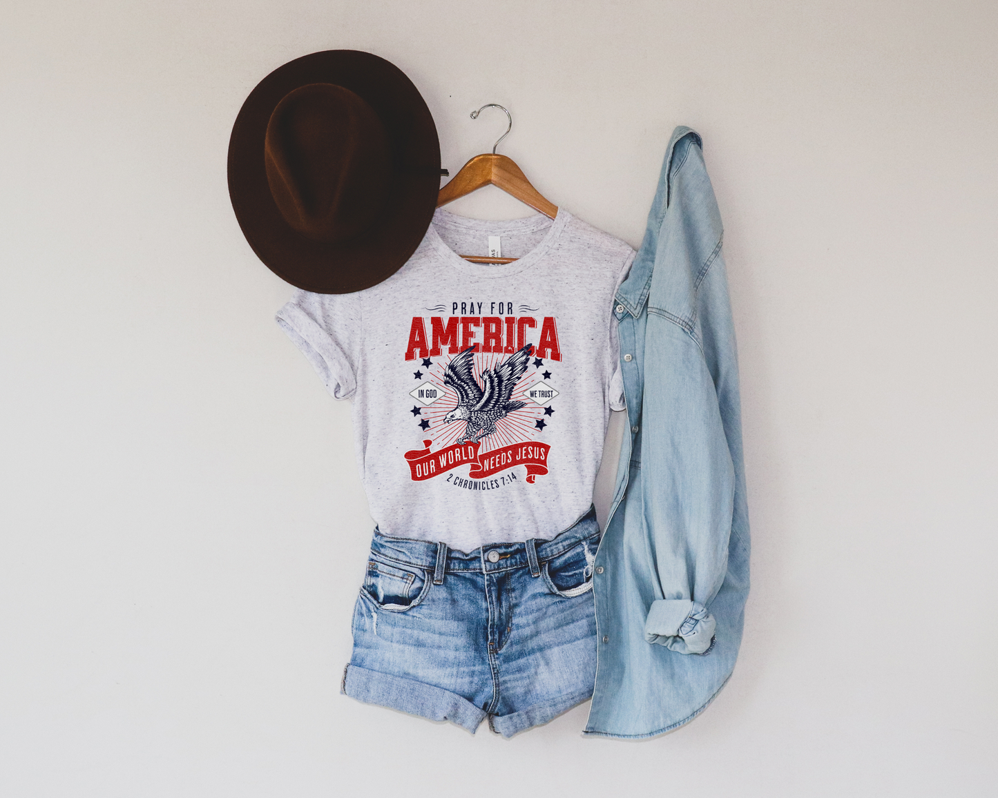 PRAY FOR AMERICA GRAPHIC TEE