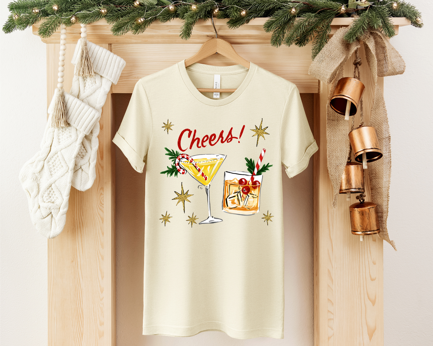 CHEERS HOLIDAY GRAPHIC TEE