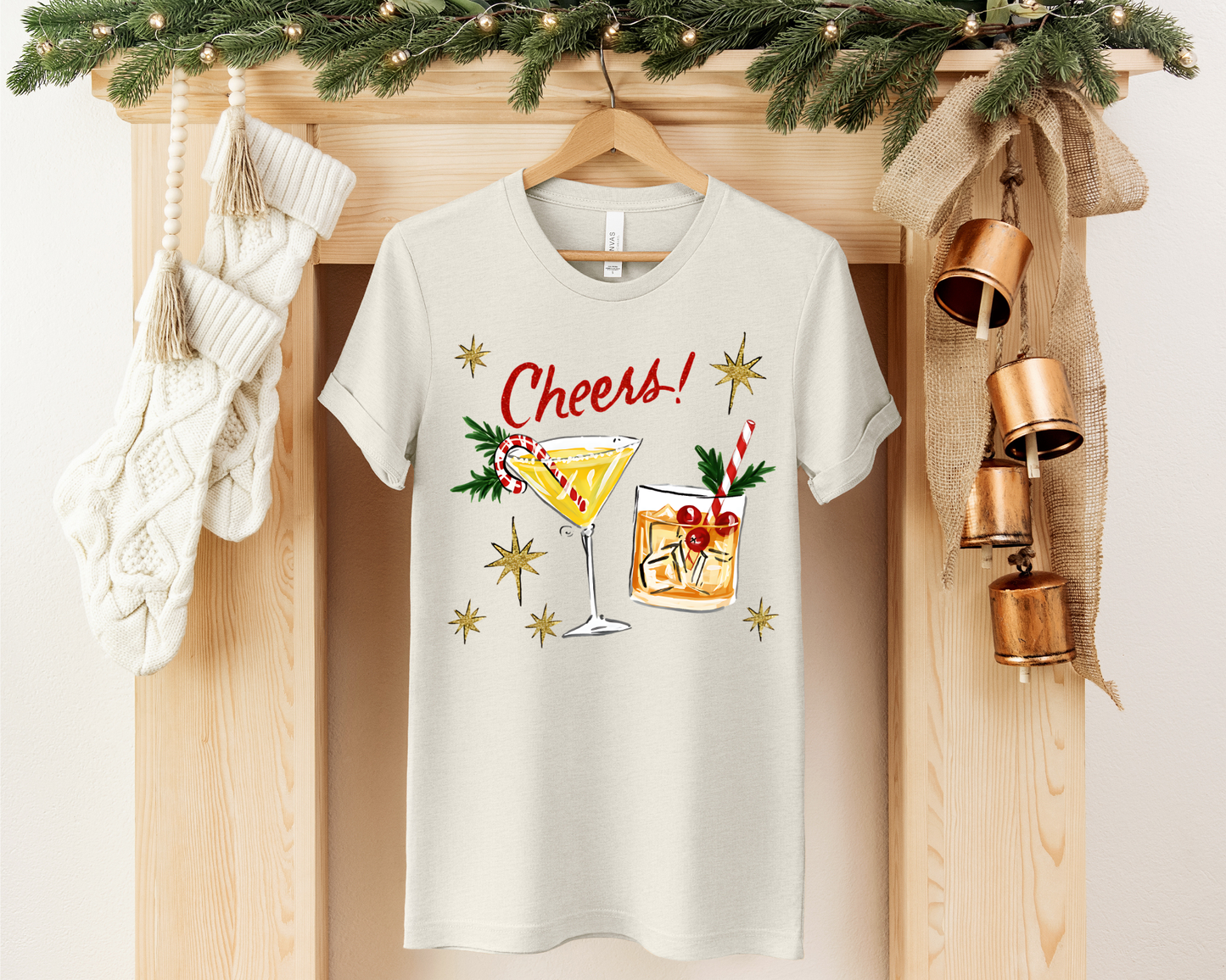 CHEERS HOLIDAY GRAPHIC TEE