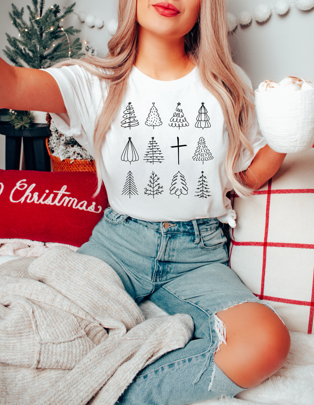 CHRISTMAS TREE WITH CROSS CHRISTIAN GRAPHIC TEE