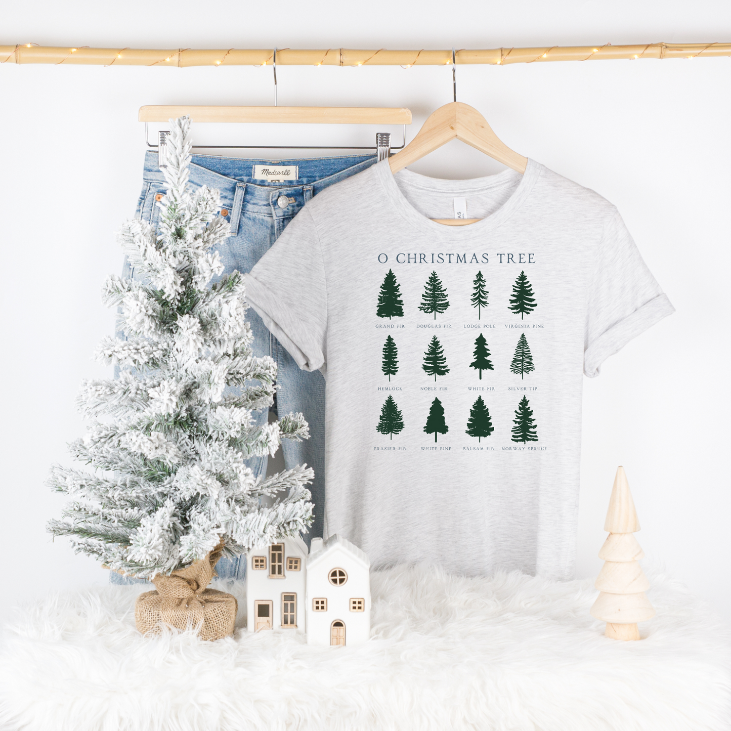O CHRISTMAS TREE GRAPHIC TEE