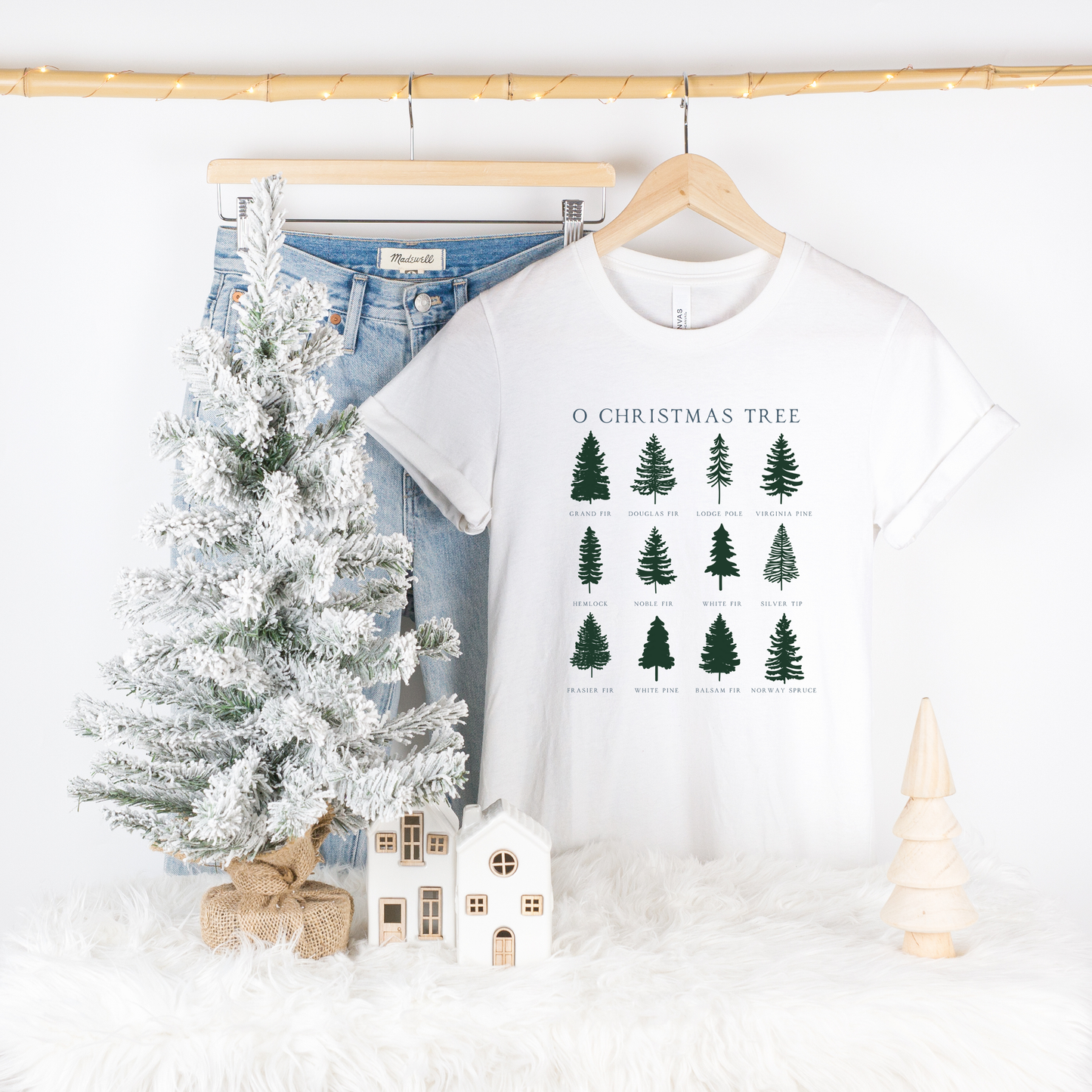 O CHRISTMAS TREE GRAPHIC TEE