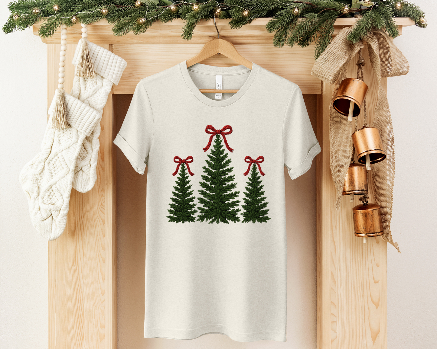 FAUX YARN CHRISTMAS TREE TEE