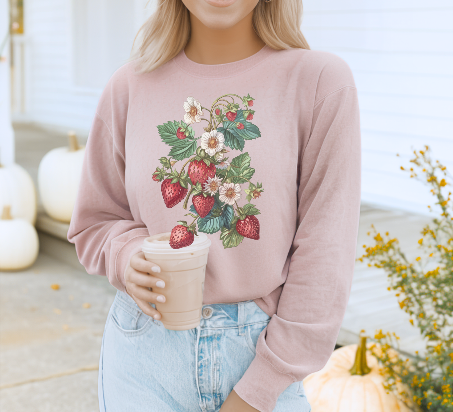 VINTAGE STRAWBERRY CREWNECK SWEATSHIRT