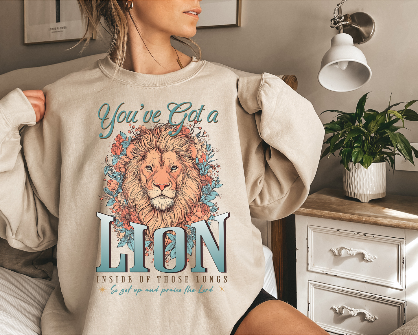 YOU'VE GOT A LION INSIDE OF YOUR LUNGS CREW NECK SWEATSHIRT
