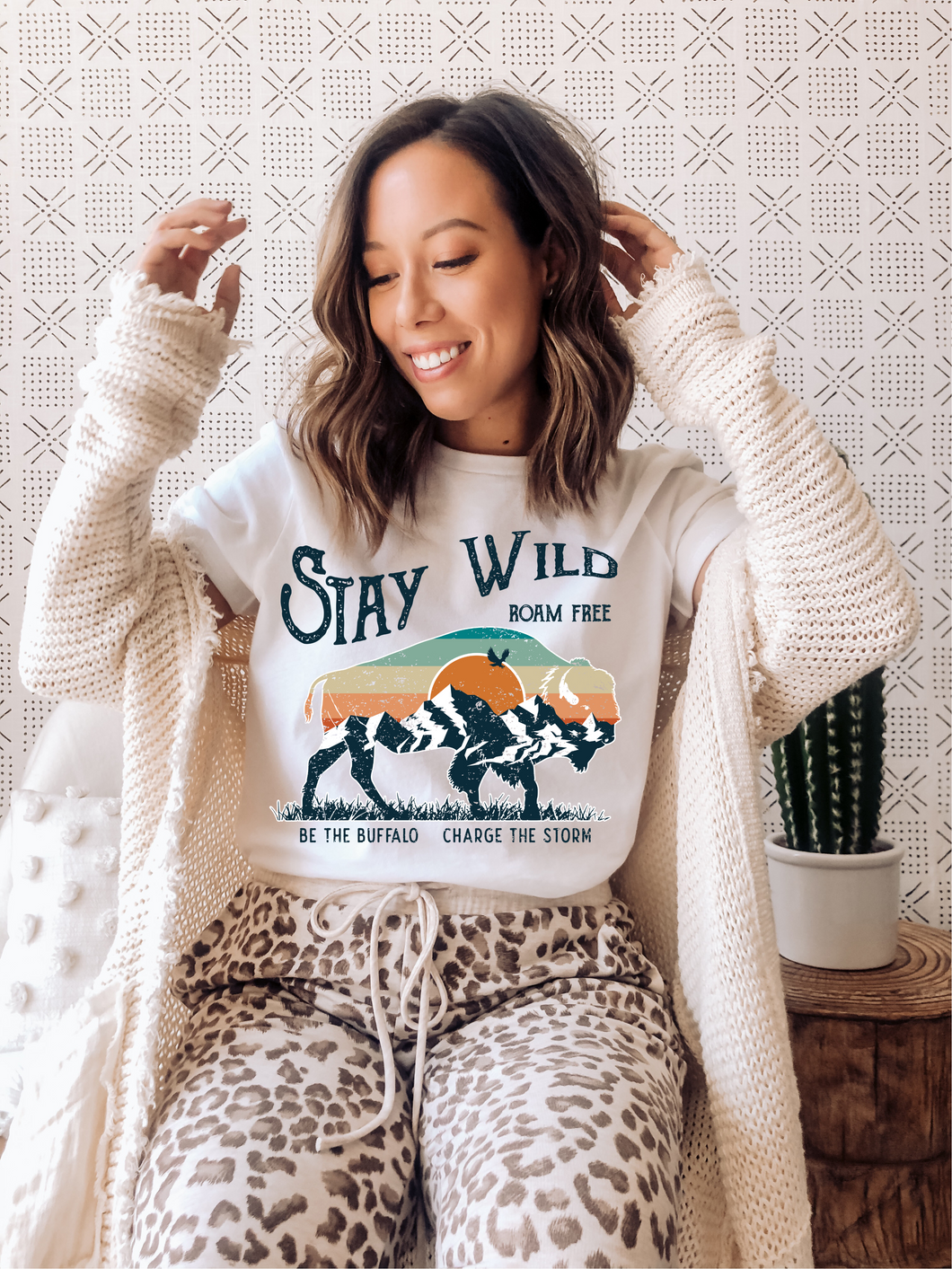STAY WILD ROAM FREE GRAPHIC TEE