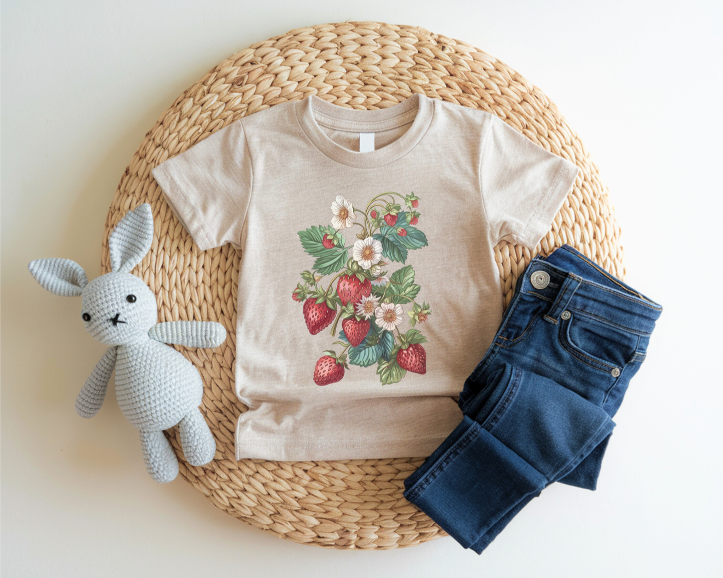 YOUTH VINTAGE STRAWBERRY GRAPHIC TEE
