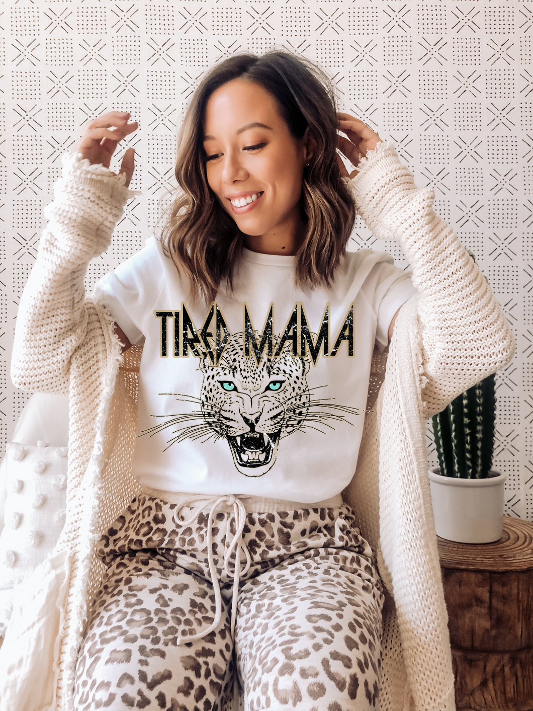 TIRED MAMA ADULT GRAPHIC TEE