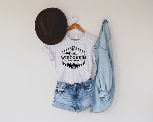 RETRO WISCONSIN BADGE GRAPHIC TEE